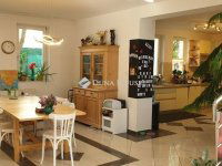 Eladó családi ház, II. kerületben 299 M Ft, 7 szobás