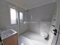 Eladó családi ház, Szegeden 180 M Ft, 1+5 szobás