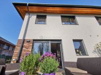 Eladó téglalakás, Telkin 147.9 M Ft, 4 szobás