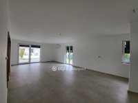 Eladó téglalakás, Siófokon 99.99 M Ft, 3 szobás