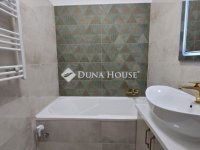 Eladó panellakás, Pécsett 48.9 M Ft, 3 szobás