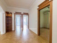 Eladó családi ház, Debrecenben 450 M Ft, 9+4 szobás