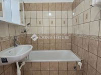 Eladó panellakás, Pécsett 40.9 M Ft, 2 szobás