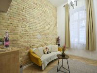 Eladó téglalakás, VI. kerületben 53.9 M Ft, 1 szobás