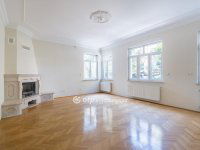 Eladó családi ház, Debrecenben 450 M Ft, 9+4 szobás