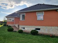 Eladó családi ház, Bakonyszentlászlón 117 M Ft, 4 szobás