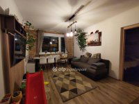 Eladó panellakás, Szegeden 71.75 M Ft, 2+2 szobás