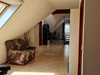 Eladó családi ház, Veszprémben 149.9 M Ft, 8+2 szobás