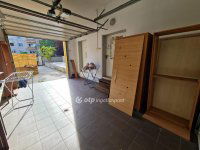 Eladó családi ház, Pápán 249 M Ft, 9+11 szobás