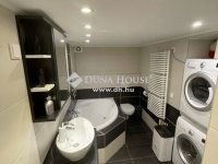 Eladó családi ház, Pécsett 109 M Ft, 6 szobás