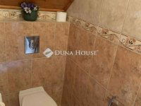 Eladó családi ház, Vecsésen 149.9 M Ft, 5 szobás