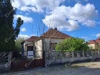 Eladó családi ház, Komáromban 44.9 M Ft, 3 szobás