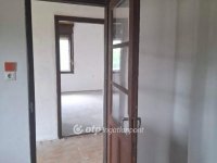 Eladó családi ház, Jászkisérén 9.5 M Ft, 2 szobás