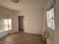 Eladó panellakás, Pécsett 64.9 M Ft, 3 szobás