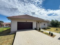 Eladó családi ház, Vácrátóton 150 M Ft, 5 szobás