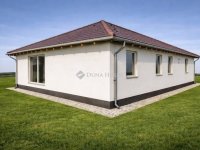 Eladó családi ház, Szigetszentmiklóson 129 M Ft, 4 szobás