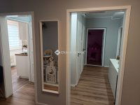 Eladó panellakás, Szegeden 74.85 M Ft, 3 szobás