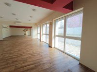 Kiadó üzlethelyiség, Nyíregyházán 300 E Ft / hó