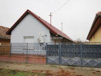 Eladó családi ház, Örkényen 34.8 M Ft, 2 szobás