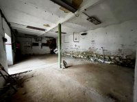 Eladó üzlethelyiség