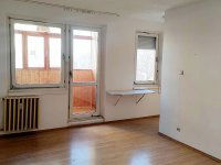 Eladó panellakás, Veszprémben 34.5 M Ft, 1 szobás