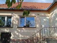 Eladó családi ház, Pécsett 47.5 M Ft, 3 szobás