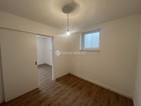 Eladó téglalakás, Vácon 51.99 M Ft, 2 szobás