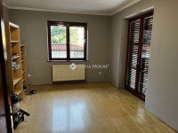 Eladó családi ház, Dunaújvárosban 119.9 M Ft, 7 szobás