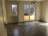 Eladó panellakás, Ajkán 40.55 M Ft, 2 szobás