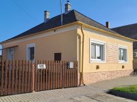 Eladó családi ház, Újbarokon 77.5 M Ft, 2 szobás