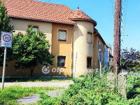 Eladó családi ház, Szegeden 299 M Ft, 10 szobás