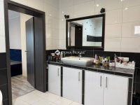 Eladó családi ház, Péterin 159 M Ft, 3 szobás