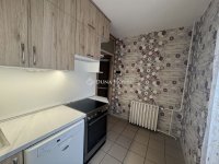 Eladó panellakás, Pécsett 53.9 M Ft, 3 szobás