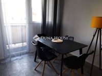 Eladó panellakás, Pécsett 69.5 M Ft, 3 szobás