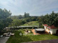 Eladó családi ház, Vonyarcvashegyen 149.9 M Ft, 7 szobás