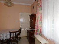 Eladó családi ház, Pécsett 299 M Ft, 9 szobás