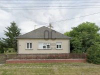 Eladó családi ház, Péren 47.9 M Ft, 4 szobás