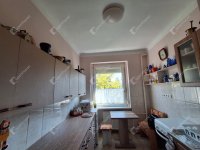Eladó téglalakás