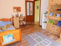 Eladó családi ház, Székesfehérvárott 135 M Ft, 5 szobás