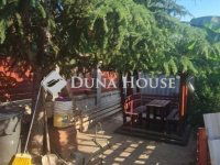 Eladó családi ház, Vecsésen 115.9 M Ft, 4 szobás