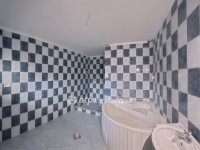 Eladó családi ház, Tiszanánán 18.5 M Ft, 5+1 szobás