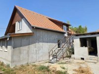 Eladó családi ház, Majosházán 89.99 M Ft, 6 szobás