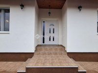 Eladó családi ház, Szadán 122.9 M Ft, 3 szobás