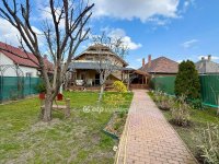 Eladó családi ház, Szigetszentmiklóson 124.9 M Ft, 4+3 szobás