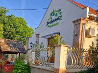 Eladó üzlethelyiség