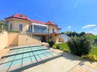 Eladó családi ház, Velencén 199.9 M Ft, 6 szobás