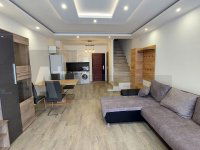 Eladó téglalakás, Szegeden 92 M Ft, 5 szobás