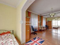 Eladó családi ház, II. kerületben 590 M Ft, 6+2 szobás