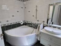 Eladó családi ház, Kecskeméten 199 M Ft, 5 szobás