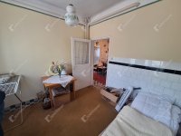 Eladó családi ház, Ajkán 68 M Ft, 4 szobás
